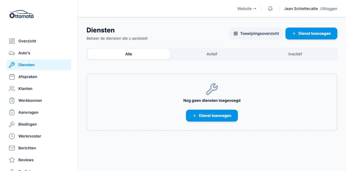 Ottomoto dienstenbeheer met lijst van diensten, omschakelaar voor actief en koppeling met online boekingen.